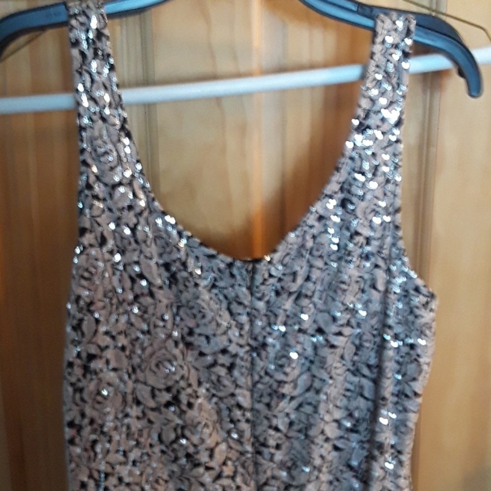 Gown - Picture 2 of 4